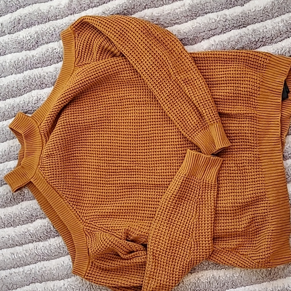 Guess Cold Shoulder Sweater Size XL